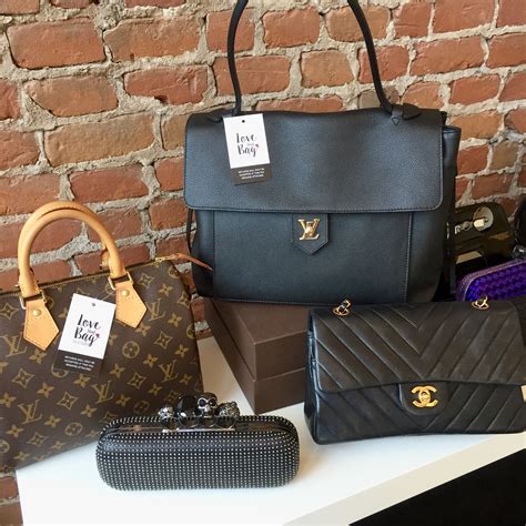 pre owned authentic designer handbags.